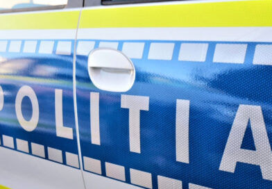 Patru tineri, cercetați după ce ar fi dezbrăcat și umilit un copil de 11 ani într-un parc din Arad